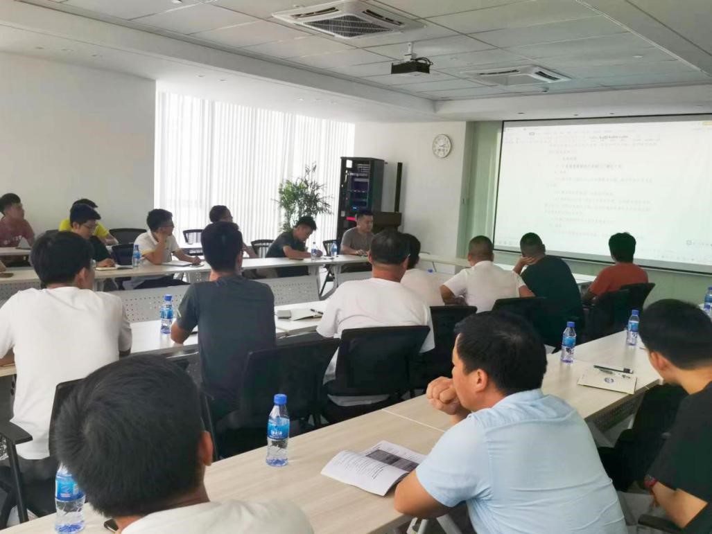 工程公司召开月度安全会暨工程管理交流会